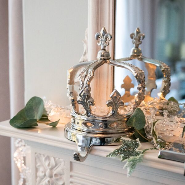 The Queens Crown Nickel Stocking Holder - Image 2